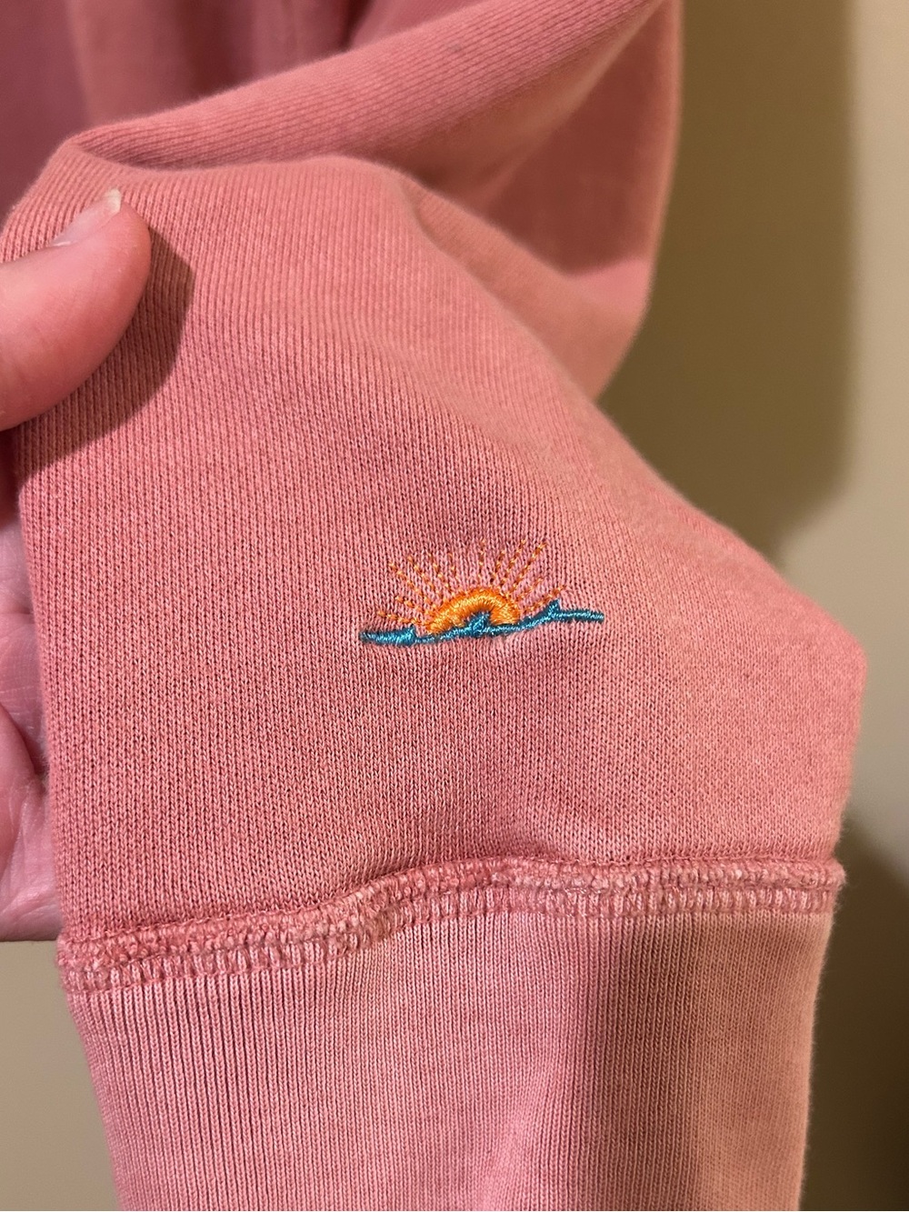 Faherty Men’s Sunwashed Organic Cotton Crewneck Sweatshirt Pink Rose M Like New - Picture 2 of 6